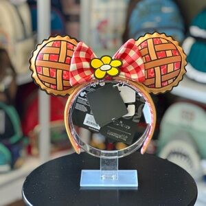 Loungefly Mickey & Co Pie Ears Headband